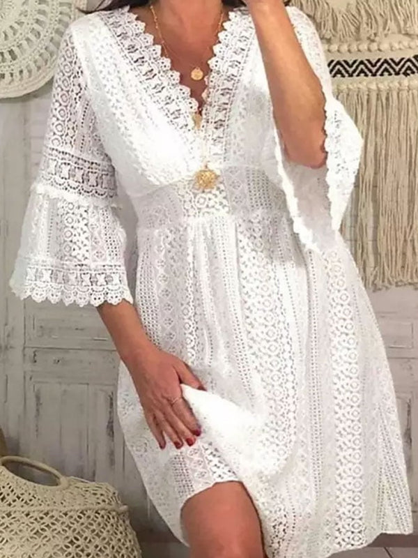 Robe en dentelle ajourée à col en V 