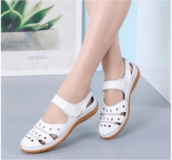 Women's Hollow Hook Flat Leather Sandals